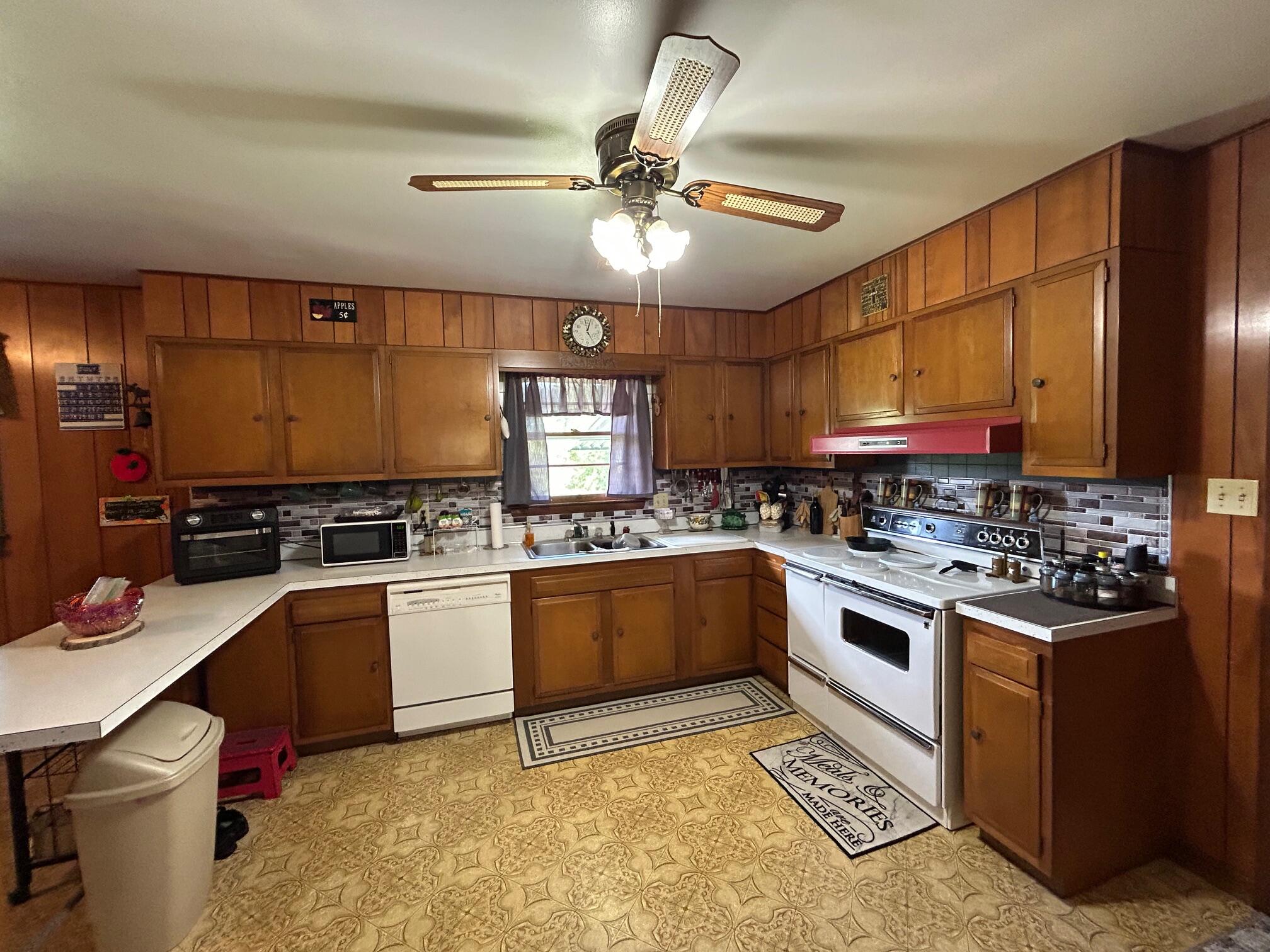 161 Alderson Heights Road Alderson, WV 24910 - Photo 17 of 32 Gallery Image 17