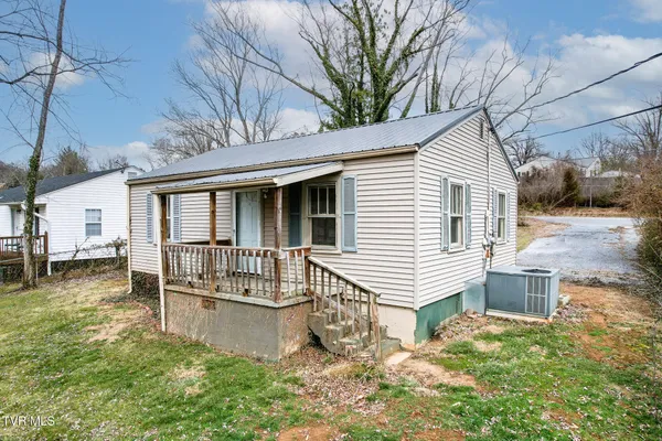 $159,900 | 1230 Indian Ridge Road, Johnson City, TN 37604