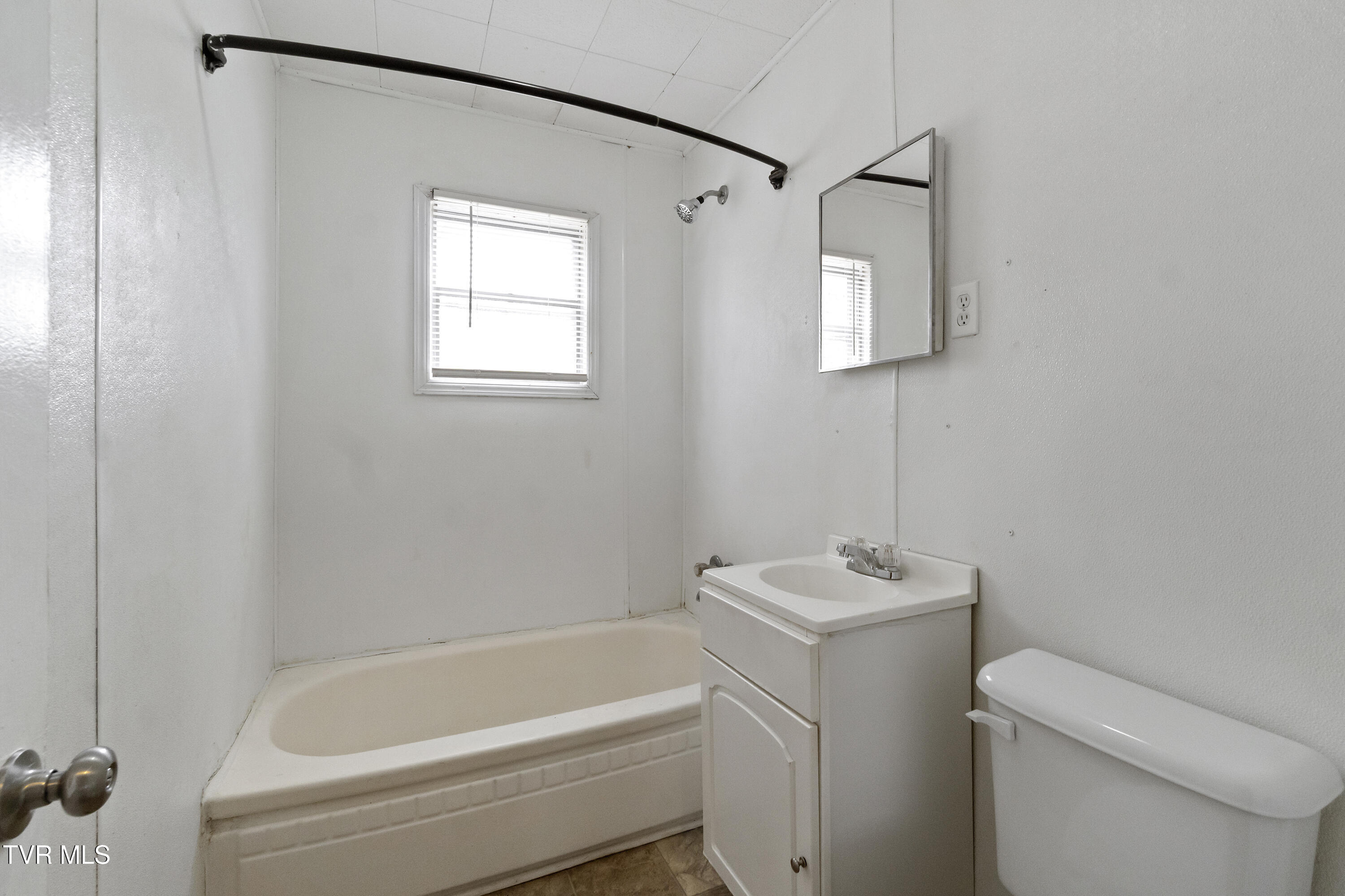 1230 Indian Ridge Road Johnson City, TN 37604 - Photo 20 of 29 DSC01214