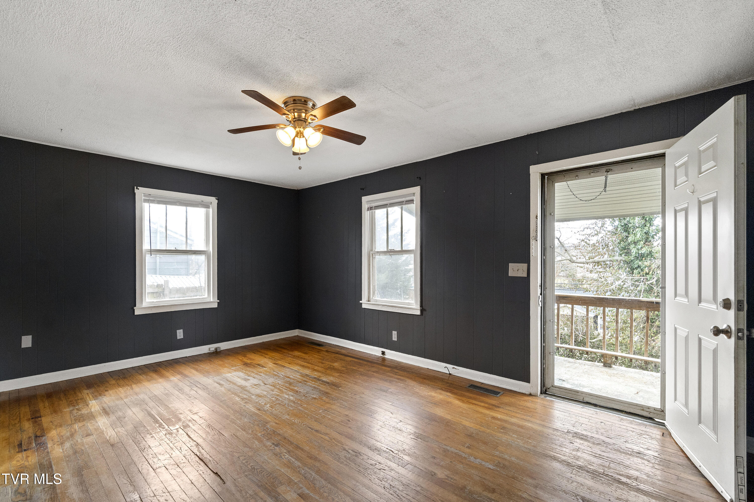 1230 Indian Ridge Road Johnson City, TN 37604 - Photo 5 of 29 DSC01166