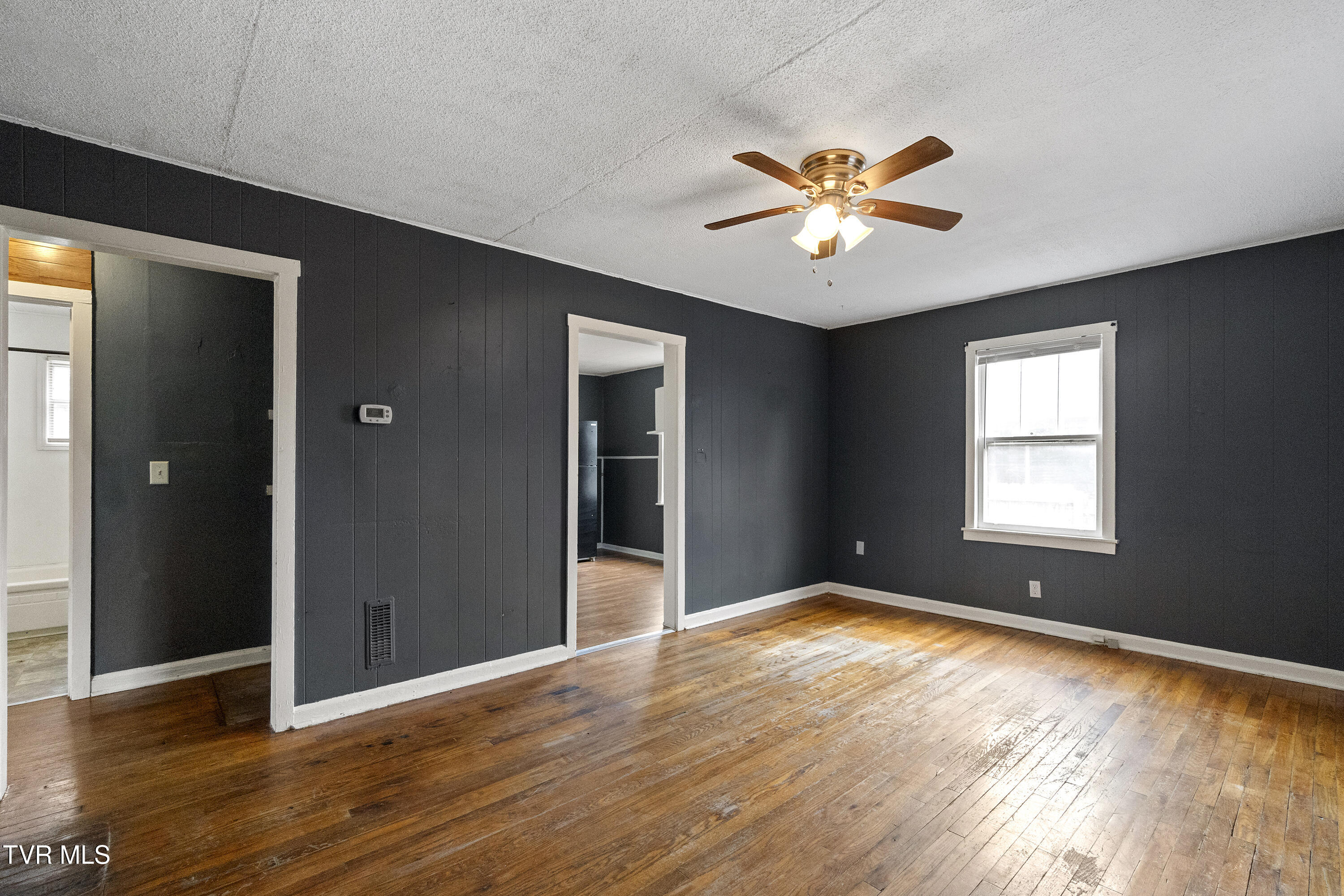 1230 Indian Ridge Road Johnson City, TN 37604 - Photo 7 of 29 DSC01172