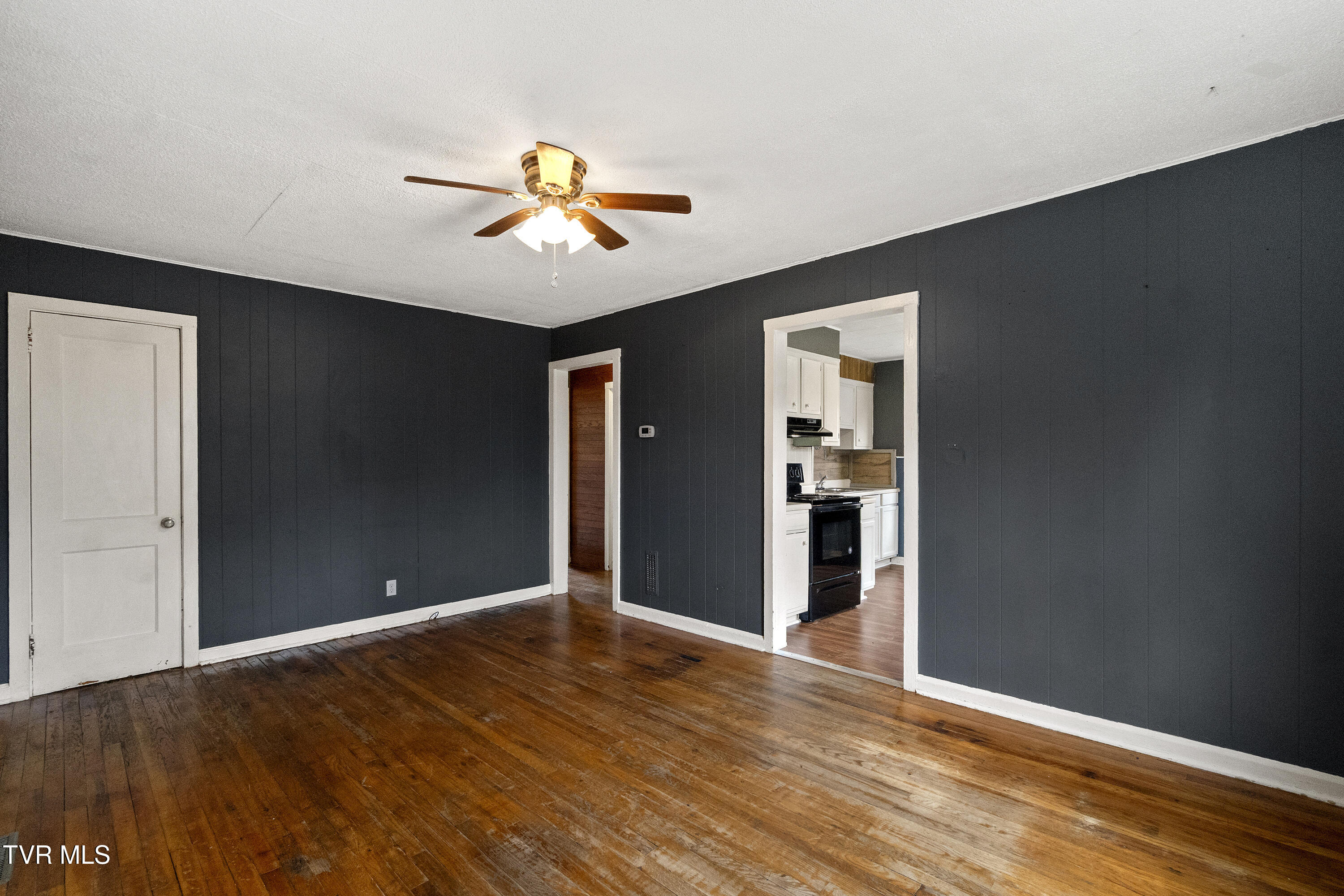 1230 Indian Ridge Road Johnson City, TN 37604 - Photo 8 of 29 DSC01178