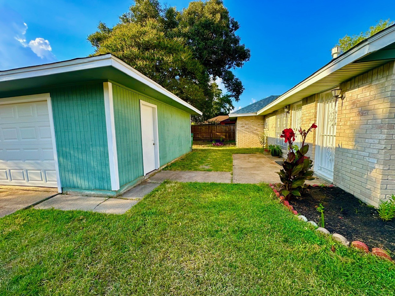 5503 Goldspier Street Houston, TX 77091 - Photo 8 of 34 ANOTHER VIEW FOR GARAGE.