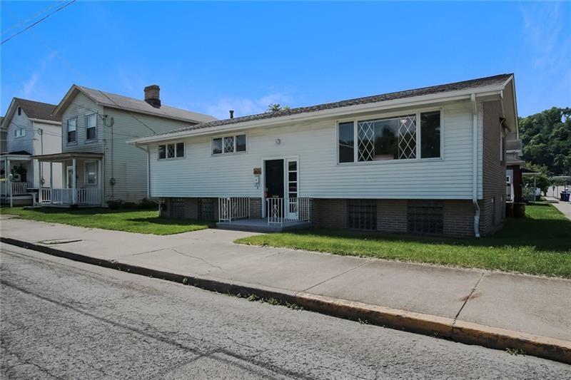 600 Indiana Avenue Monaca, PA 15061 - Photo 2 of 15
