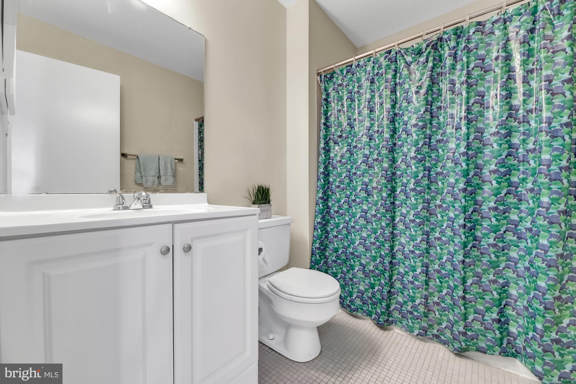 1911 Greenberry Road Baltimore, MD 21209 - Photo 21 of 29 2nd floor bathroom