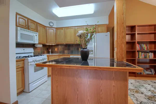$299,000 | 623 Echo Court, Saline, MI 48176