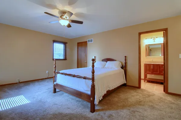 $299,000 | 623 Echo Court, Saline, MI 48176