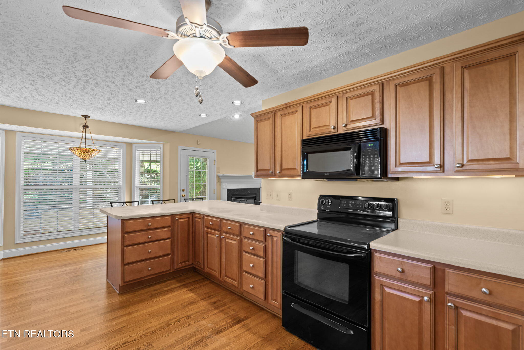 207 Laurel Road Clinton, TN 37716 - Photo 11 of 38 11-web-or-mls-Laurel207 (75)