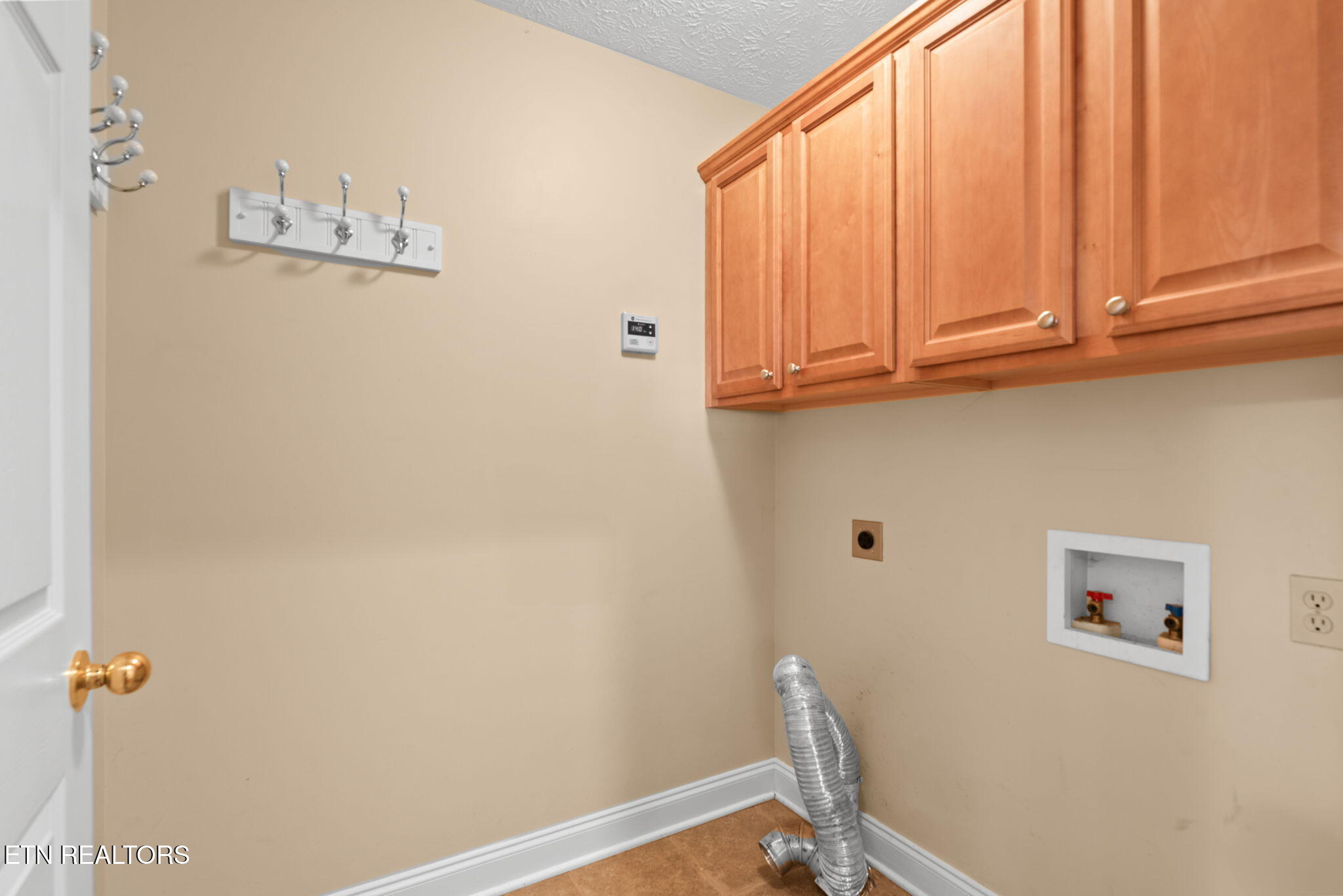 207 Laurel Road Clinton, TN 37716 - Photo 13 of 38 13-web-or-mls-Laurel207 (78)