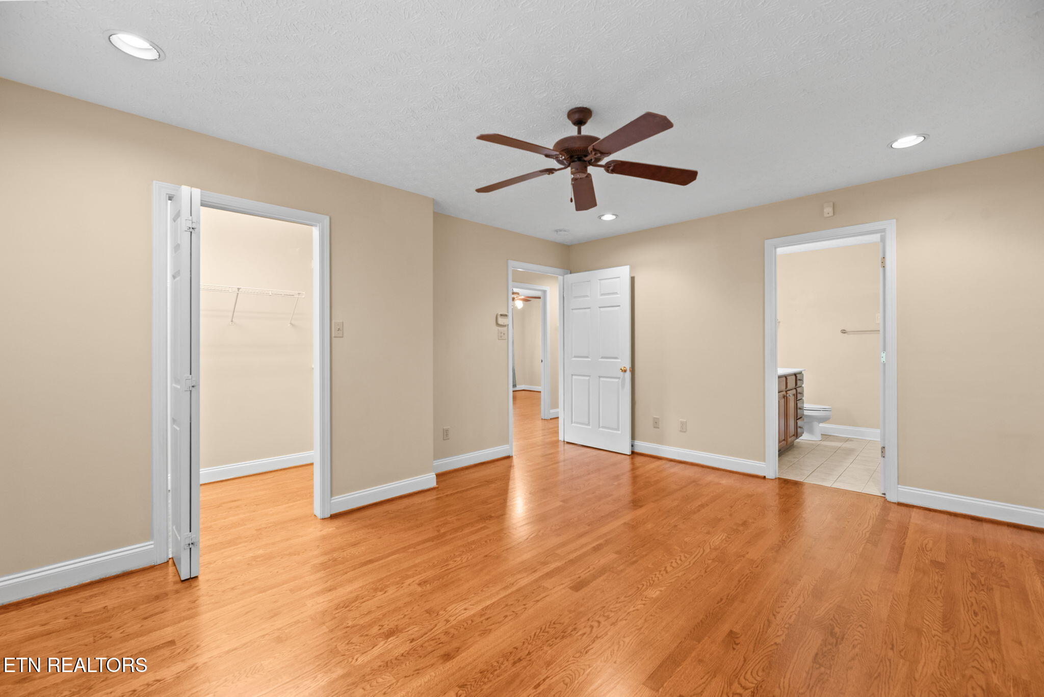 207 Laurel Road Clinton, TN 37716 - Photo 15 of 38 15-web-or-mls-Laurel207 (87)
