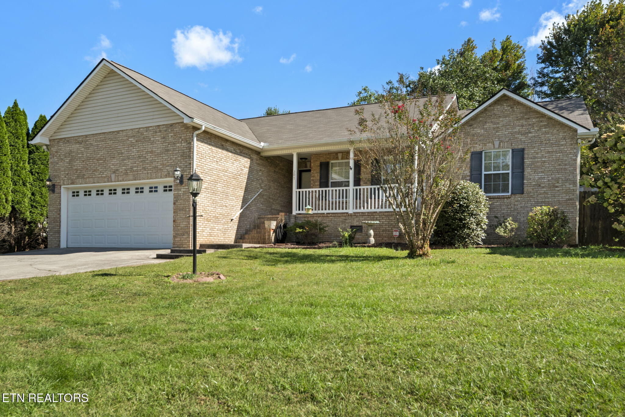 207 Laurel Road Clinton, TN 37716 - Photo 2 of 38 2-web-or-mls-Laurel207 (46) (2)