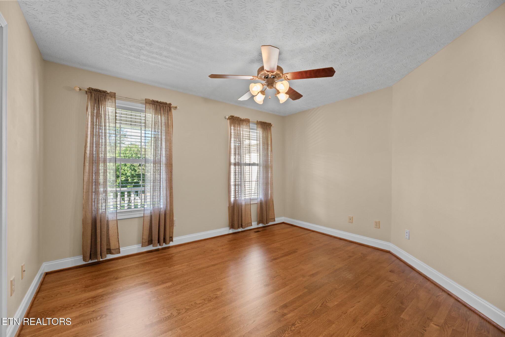 207 Laurel Road Clinton, TN 37716 - Photo 22 of 38 22-web-or-mls-Laurel207 (105)