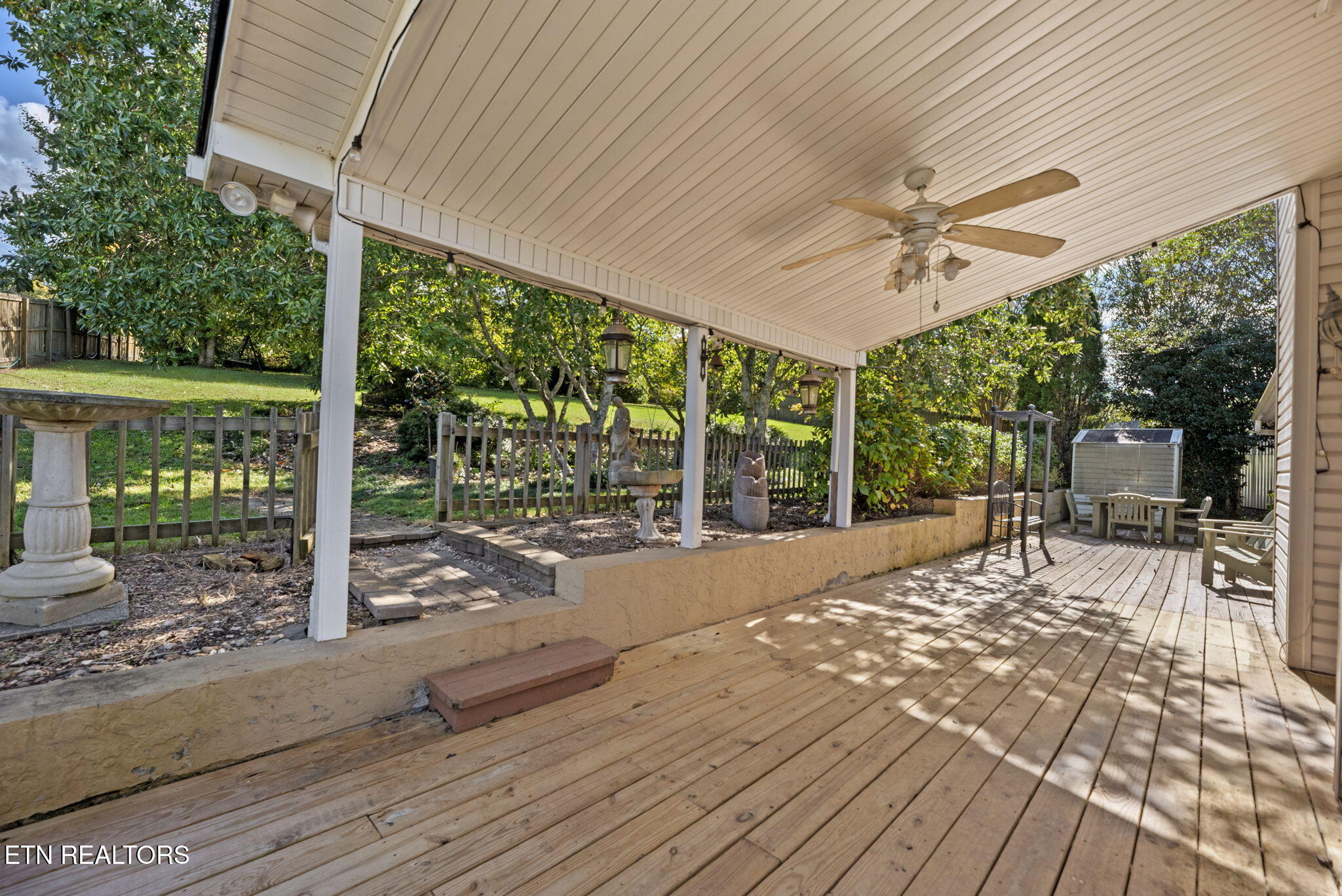 207 Laurel Road Clinton, TN 37716 - Photo 24 of 38 24-web-or-mls-Laurel207 (112)