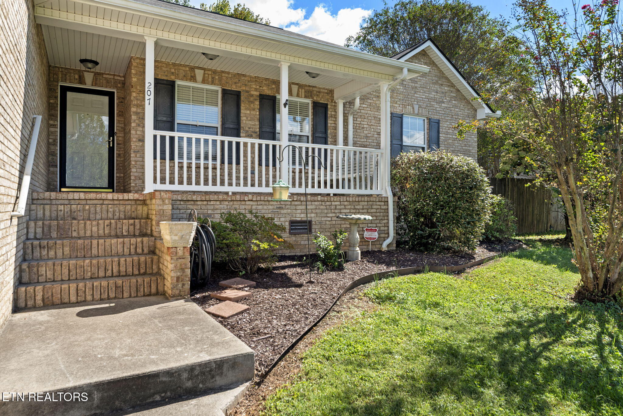 207 Laurel Road Clinton, TN 37716 - Photo 3 of 38 3-web-or-mls-Laurel207 (49)