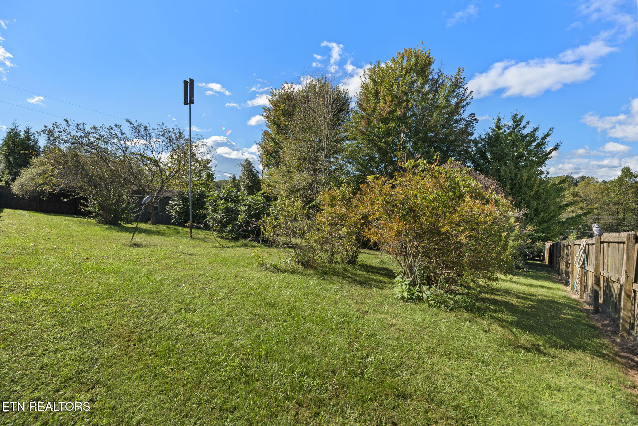 207 Laurel Road Clinton, TN 37716 - Photo 33 of 38 33-web-or-mls-Laurel207 (24)