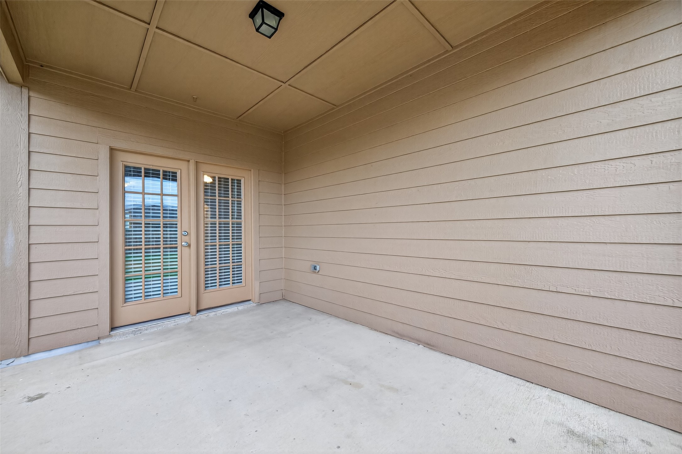12038 Powderhorn Lane Pinehurst, TX 77362 - Photo 41 of 50 a view of an empty room with a window