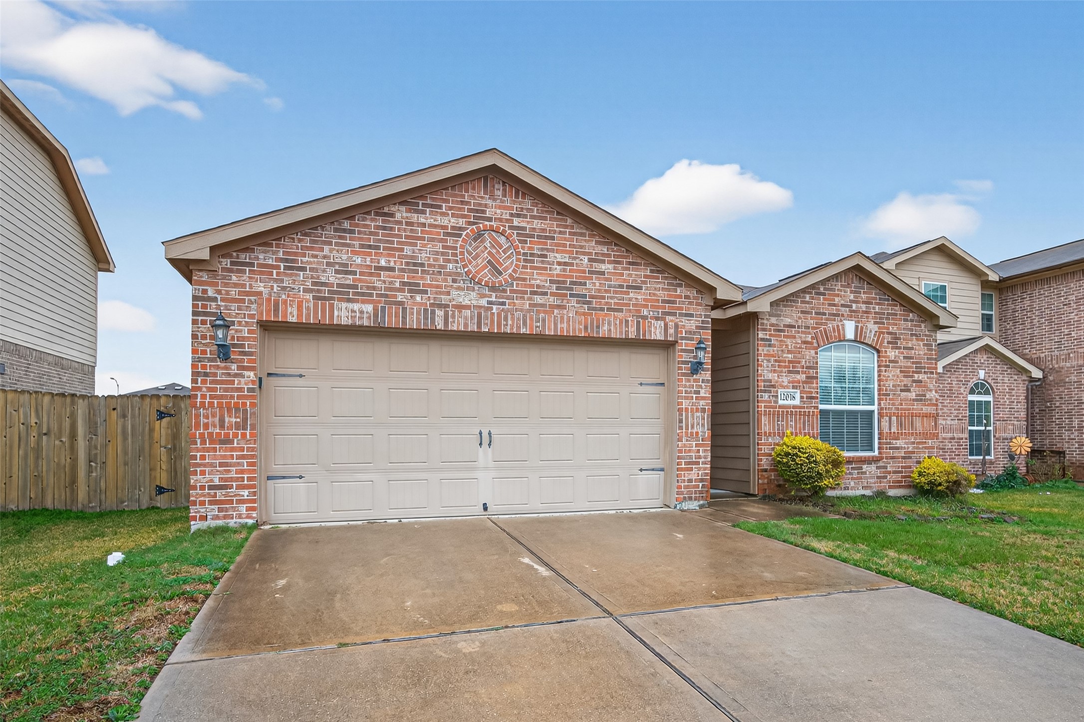 12038 Powderhorn Lane Pinehurst, TX 77362 - Photo 46 of 50 front view of a house with a yard