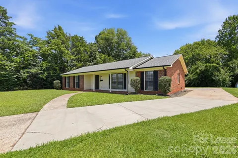 $2,300 | 4609 Randolph Road, Charlotte, NC 28211