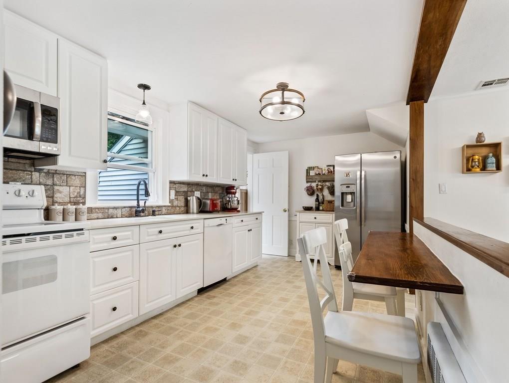 3 Oak Knoll Road Natick, MA 01760 - Photo 4 of 27 Gallery Image 4