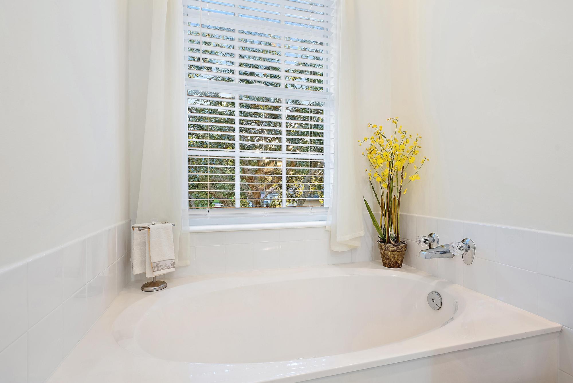 277 New Haven Boulevard Jupiter, FL 33458 - Photo 30 of 36 Soaking Tub