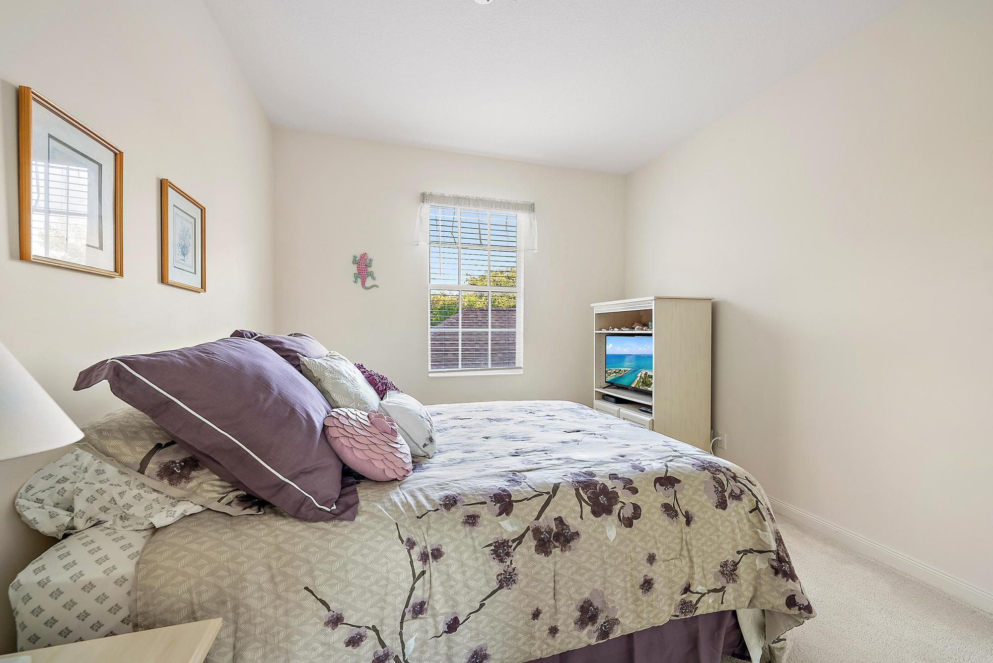 277 New Haven Boulevard Jupiter, FL 33458 - Photo 34 of 36 Guest Suite 1