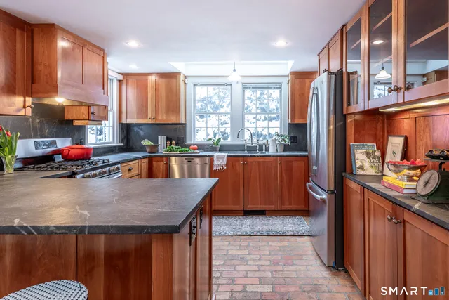 $950,000 | 9 Jewell Street, Cornwall, CT 06754