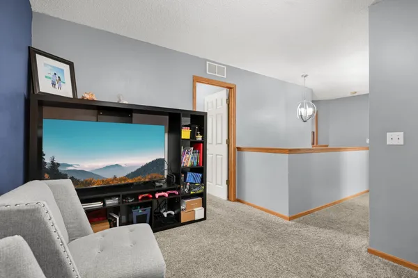 $290,000 | 1572 Countryside Drive, Shakopee, MN 55379