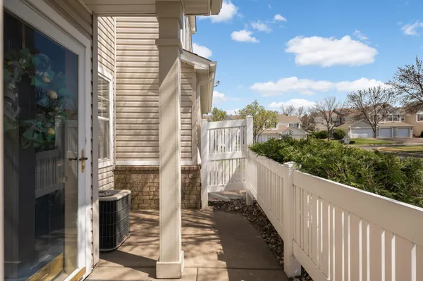 $290,000 | 1572 Countryside Drive, Shakopee, MN 55379