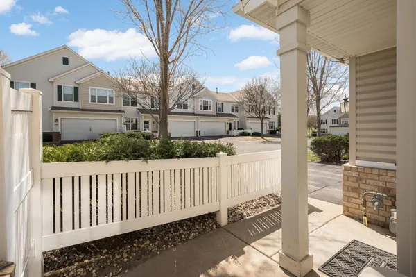 $290,000 | 1572 Countryside Drive, Shakopee, MN 55379