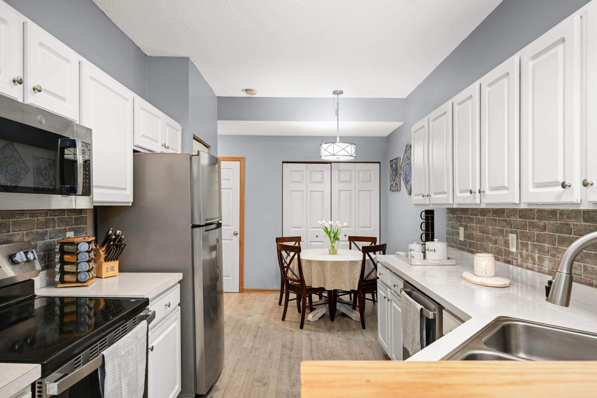 1572 Countryside Drive Shakopee, MN 55379 - Photo 9 of 21