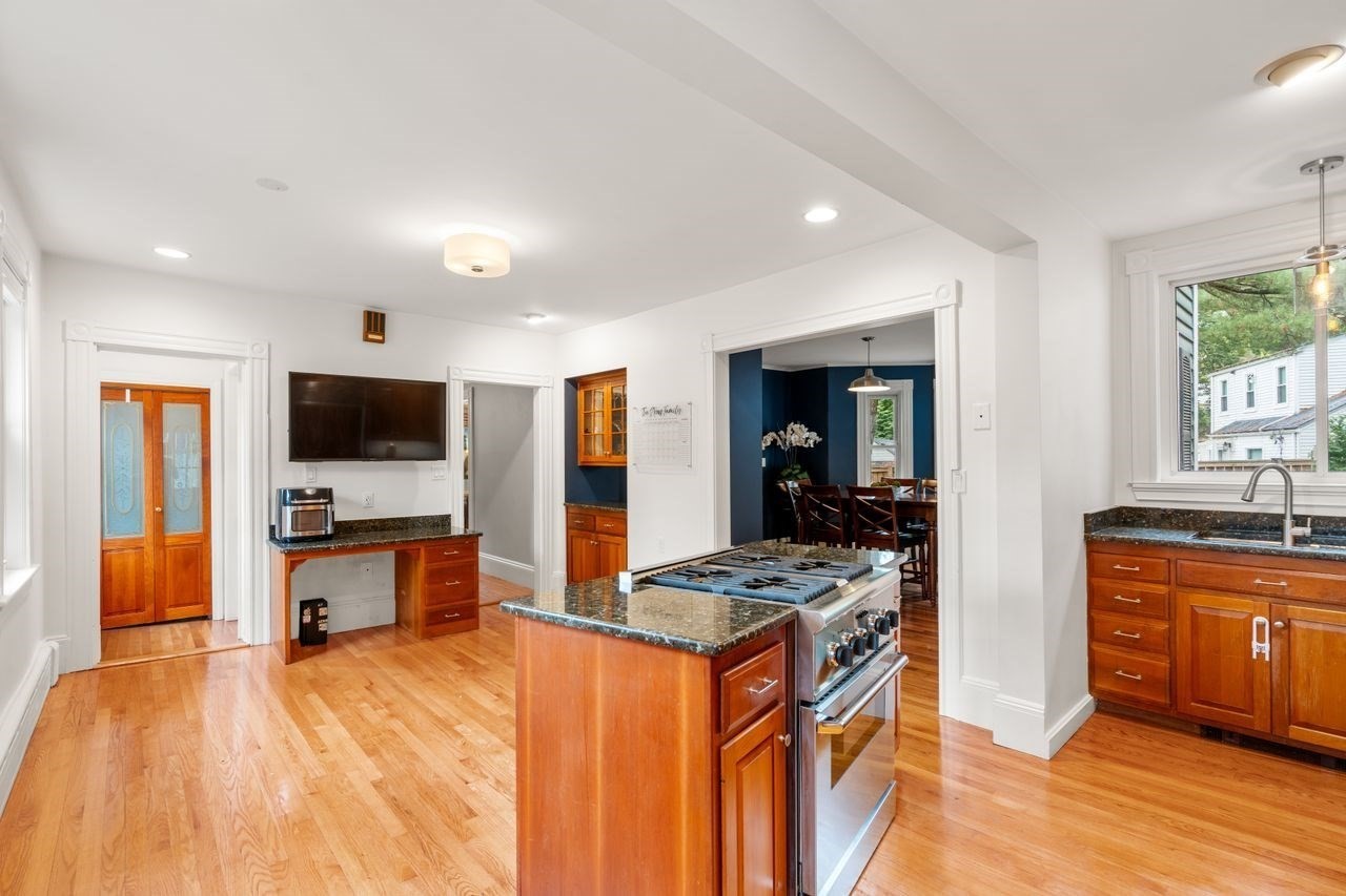 28 River Road Weston, MA 02493 - Photo 8 of 23 Gallery Image 8