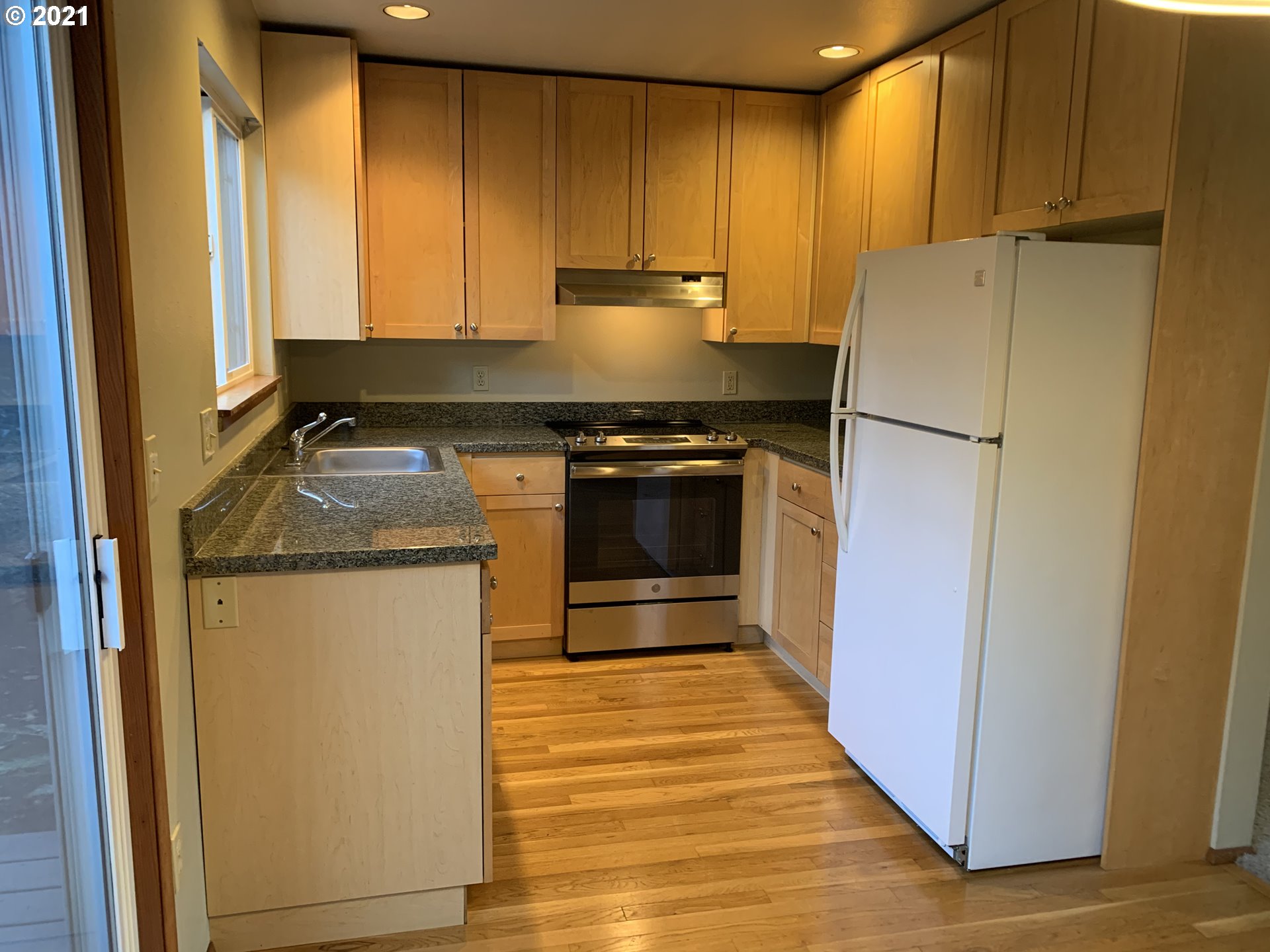 4620 Southwest Condor Avenue Portland, OR 97239 - Photo 14 of 26 Gallery Image 14