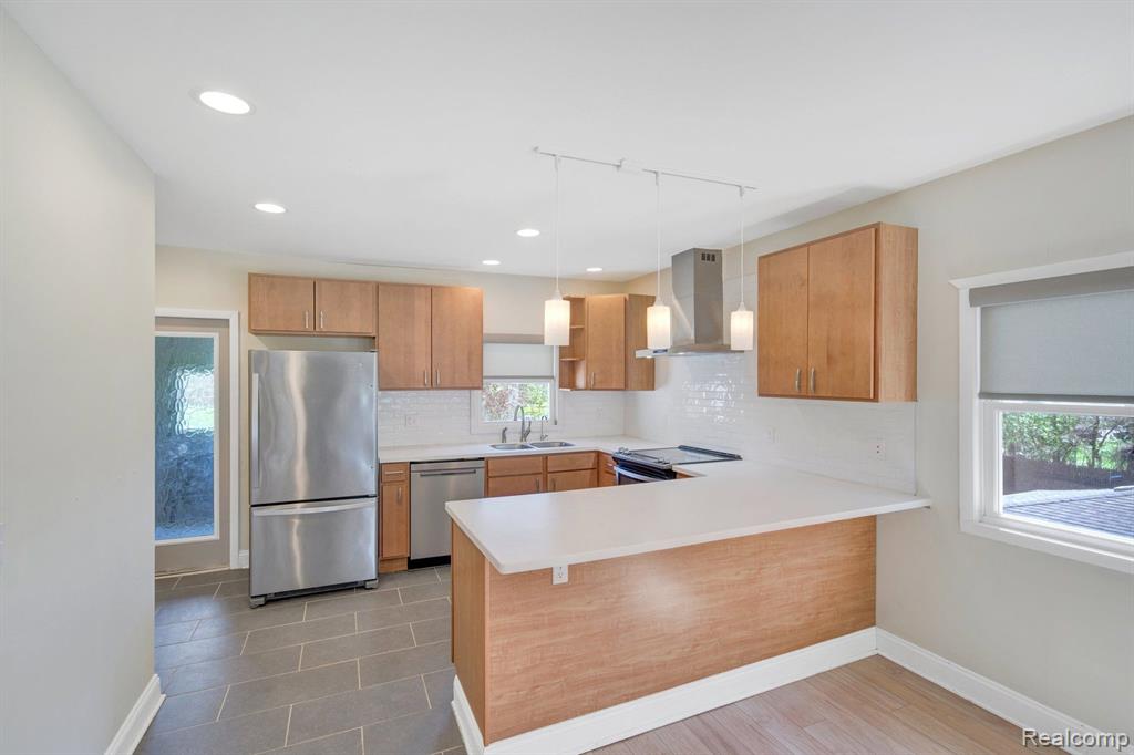 2950 Field Street Detroit, MI 48214 - Photo 10 of 48