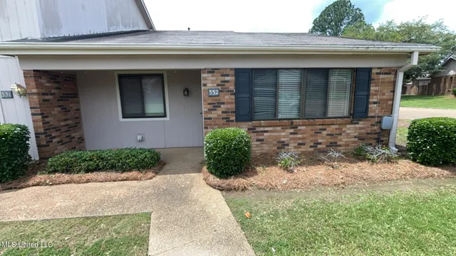$1,625 | 332 Lakebend Drive, Brandon, MS 39042
