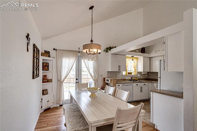 340884 Prairie Loop Elizabeth, CO 80107 - Photo 9 of 30 Gallery Image 9
