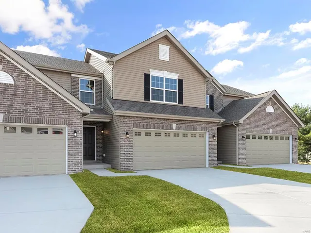 $341,907 | 41 Fairmount Grv Drive, St. Peters, MO 63376