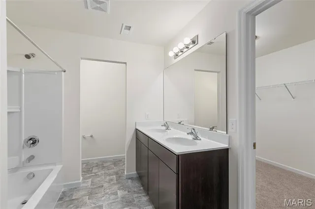 $349,900 | 41 Fairmount Grv Drive, St. Peters, MO 63376