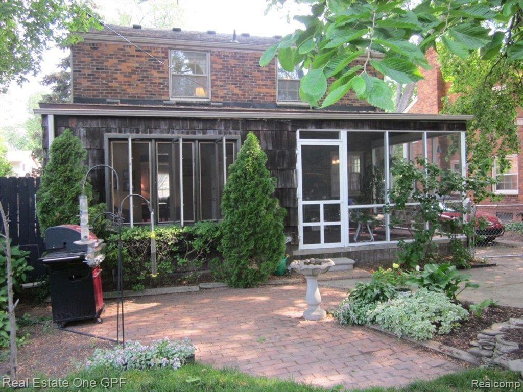 1661 Prestwick Road Grosse Pointe, MI 48236 - Photo 17 of 18 IMG_0825.JPG
