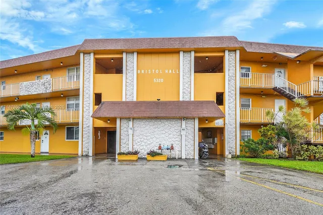 $1,500 | 5320 Northwest 11th Street, Unit 205, Plantation, FL 33313