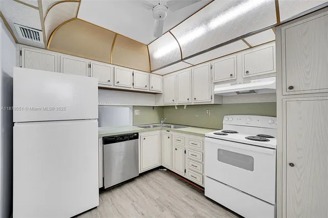 $1,500 | 5320 Northwest 11th Street, Unit 205, Plantation, FL 33313