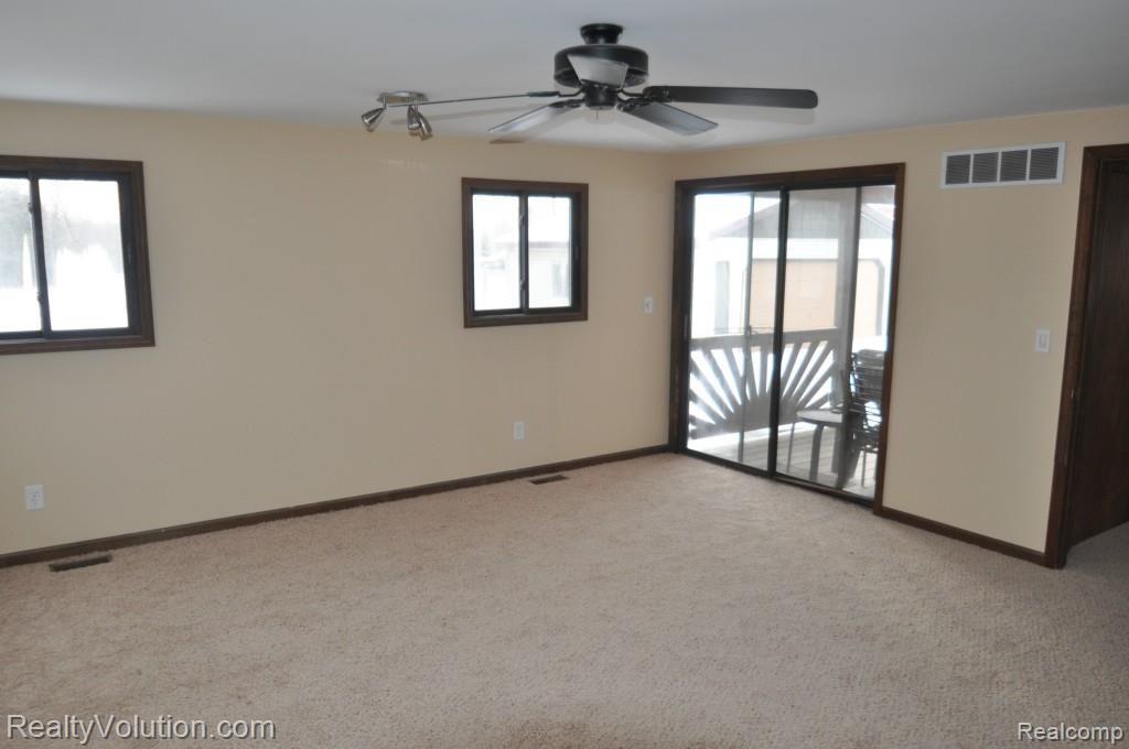 73 South Maple Leaf Road Lapeer, MI 48446 - Photo 11 of 14 DSC_0110.jpg