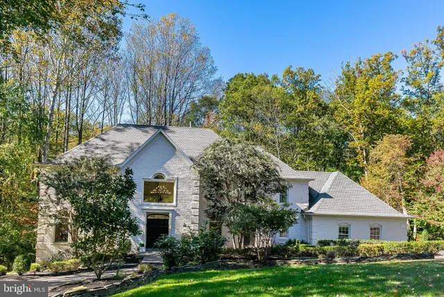 $1,750,000 | 2404 Oakmont Court, Oakton, VA 22124
