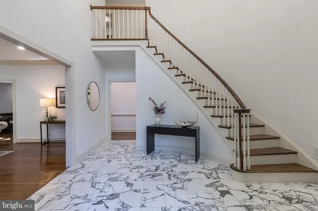 a view of entryway and hall