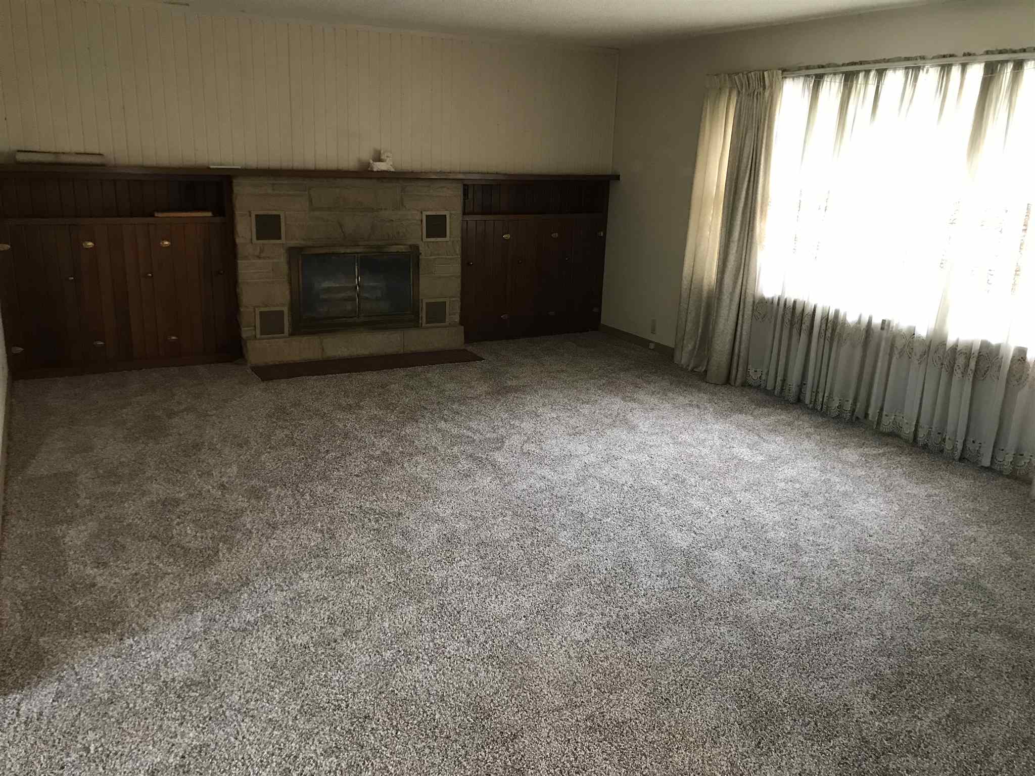 220 Limberlost Trail Decatur, IN 46733 - Photo 3 of 17