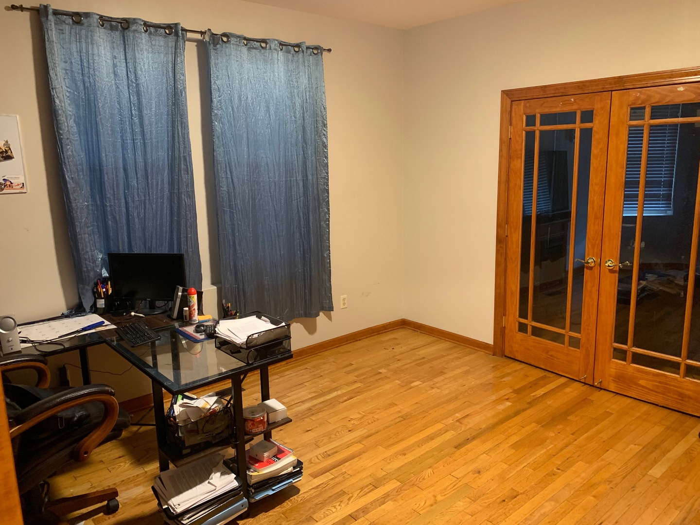 549 East 60th Street, Unit 1 Chicago, IL 60637 - Photo 2 of 11 a room with gym equipment