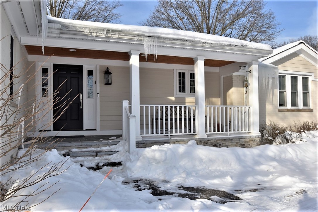 30076 Bolingbrook Road Pepper Pike, OH 44124 - Photo 2 of 35 Covered front porch enter