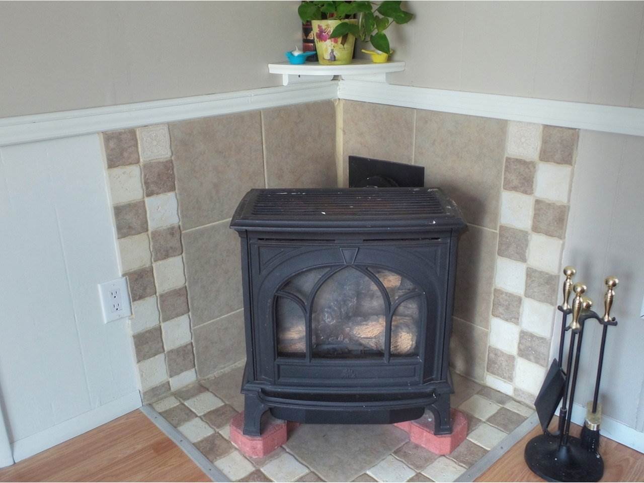 68 Wentworth Road Colchester, VT 05446 - Photo 5 of 26 Gallery Image 5