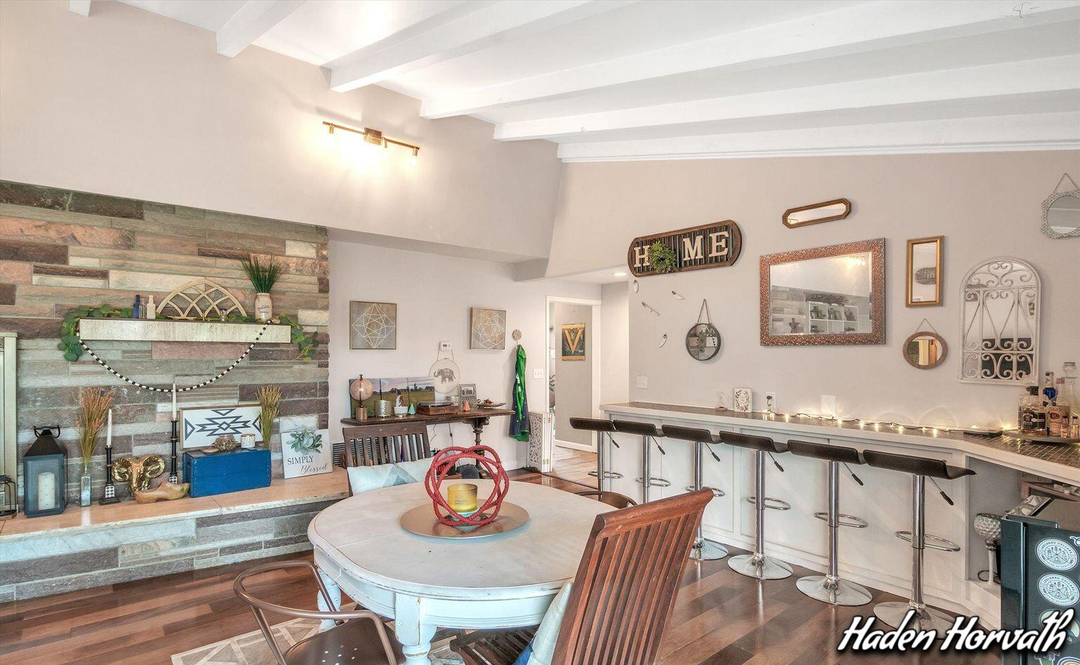 2940 South Ravenna Road Ravenna, MI 49451 - Photo 14 of 82 Living Room