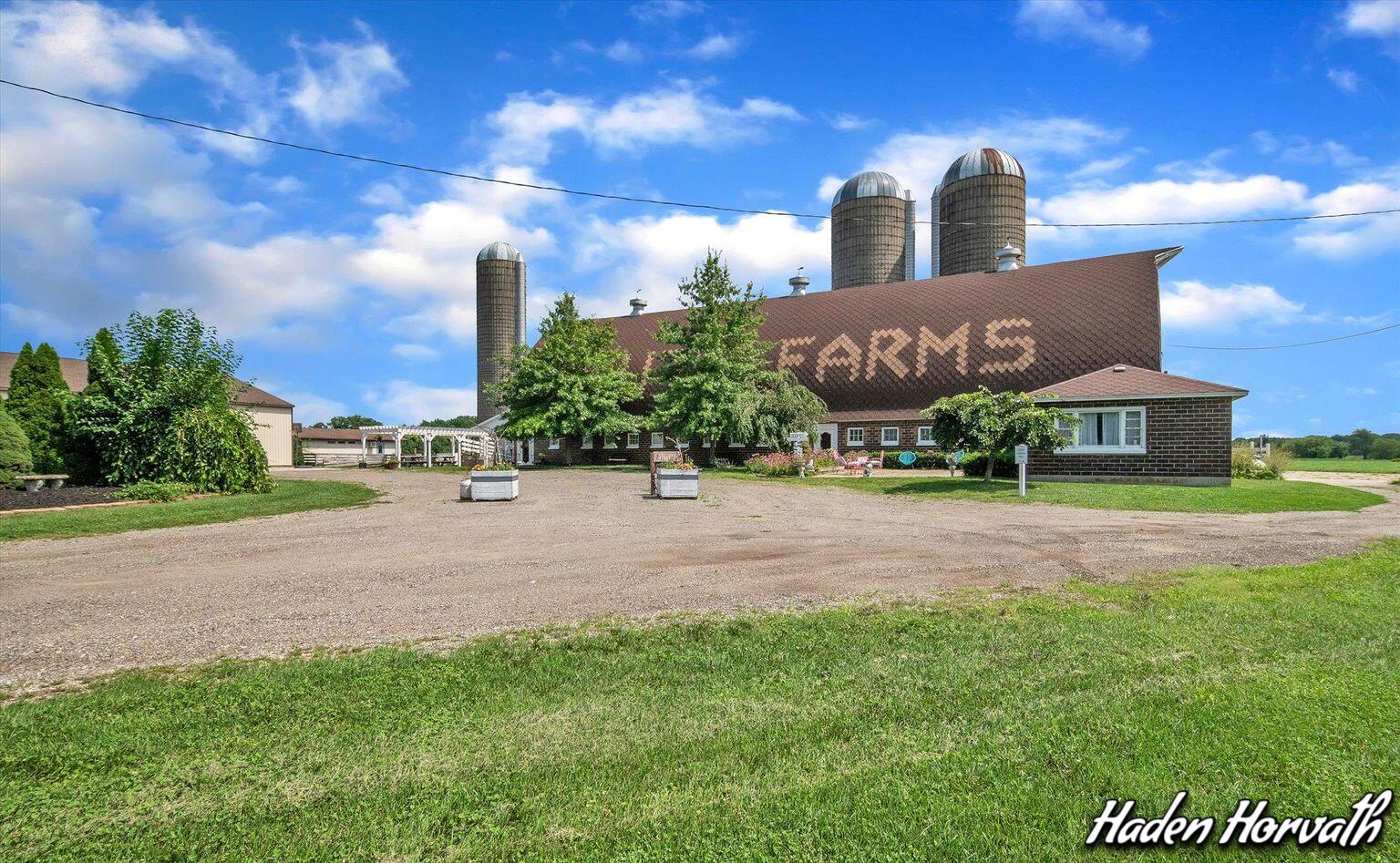2940 South Ravenna Road Ravenna, MI 49451 - Photo 34 of 82 Venue Barn