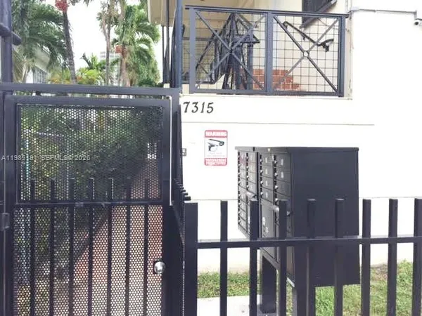 $1,500 | 7315 Byron Avenue, Unit 6, Miami Beach, FL 33141